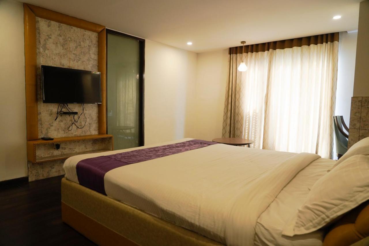 Golden Lotus Hotel Hyderabad Eksteriør billede